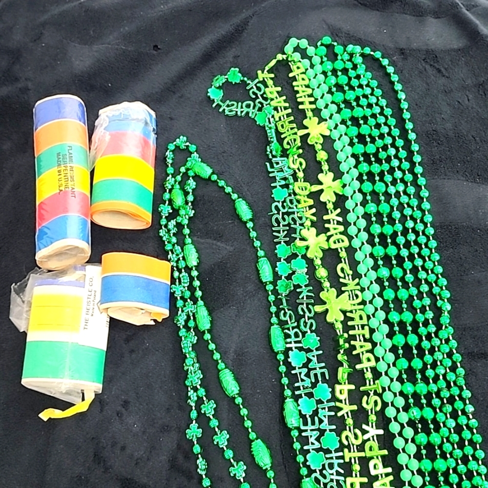 St Patrick's Party Pack Beads and streamers